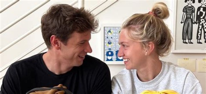 Are Bru and Anna still dating?