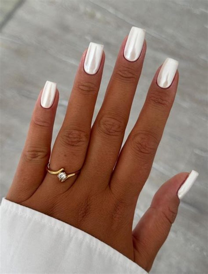 Are white nails tacky?