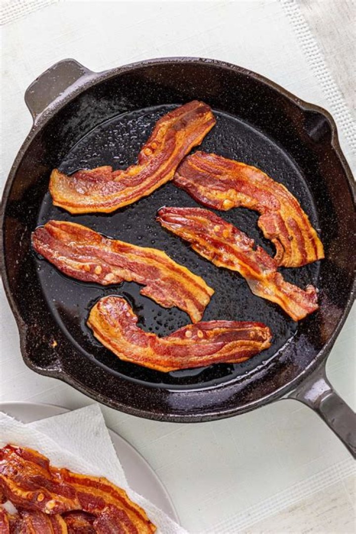 Can I cook bacon in cast iron?
