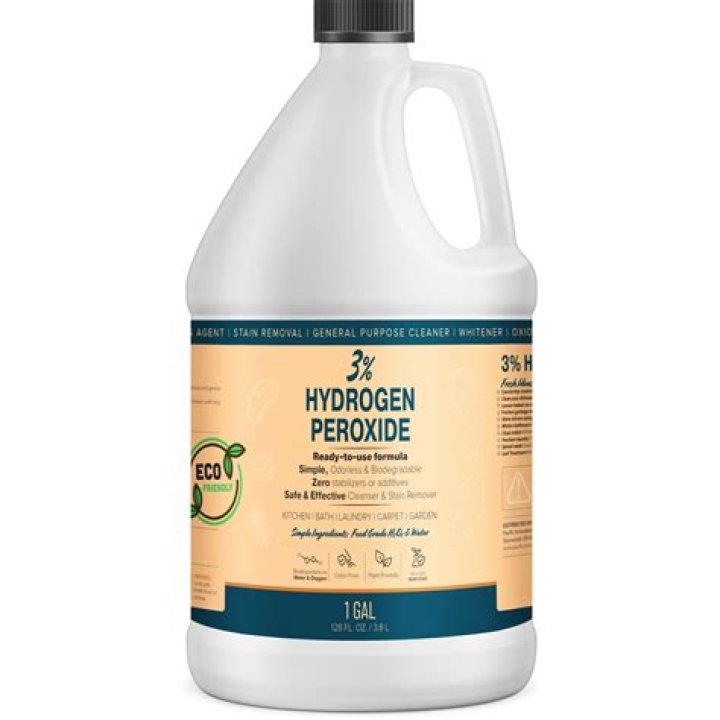 Can I mix hydrogen peroxide and Simple Green?