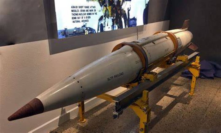 Destructive warhead for short
