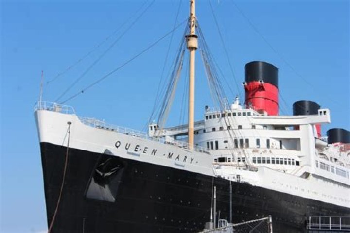 Did the Queen Mary sink?