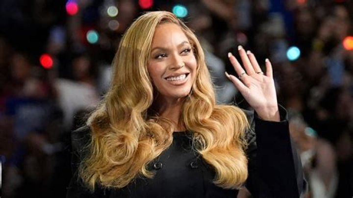 Does Beyoncé have a relaxer?