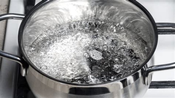 Does boiling water sterilize nail clippers?
