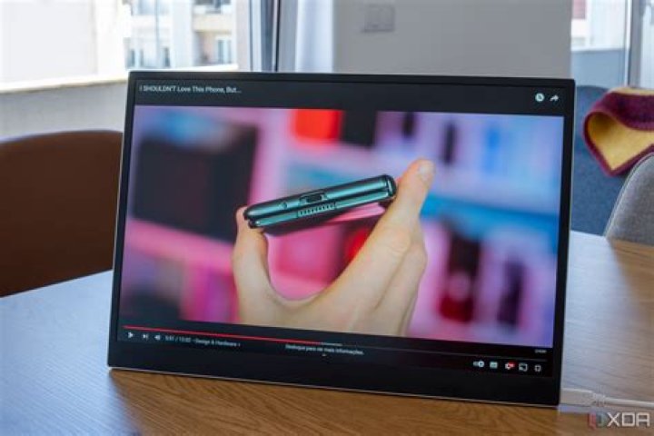 Exit full screen button on a keyboard