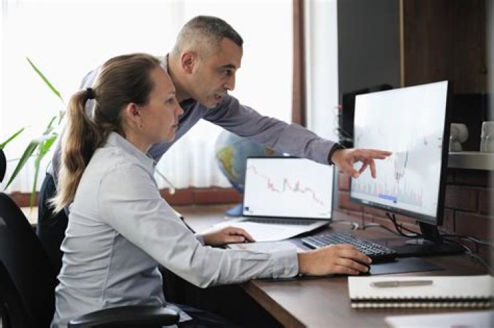 Famed publication based in the Big Apple: Abbr.