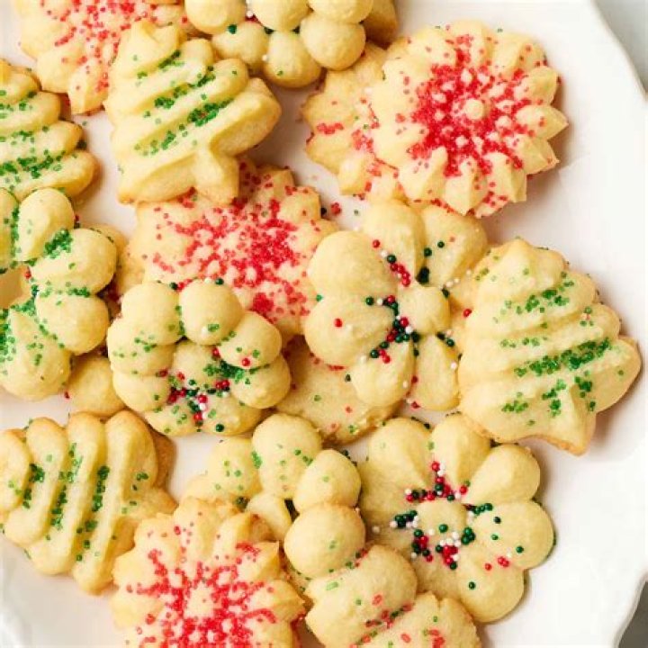 How do you store Spritz cookies?
