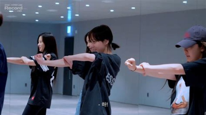 How many trainees are in YG?