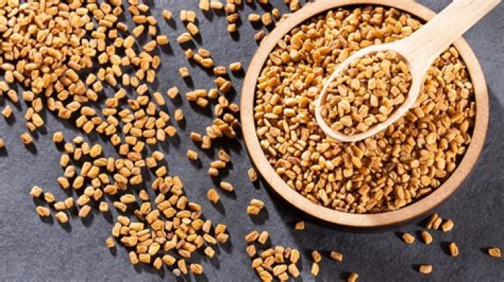 How much fenugreek should a man take daily?