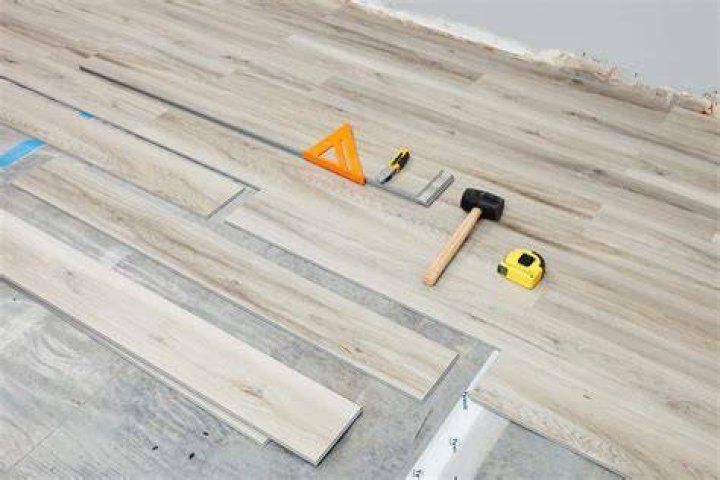 Tool for shortening a plank