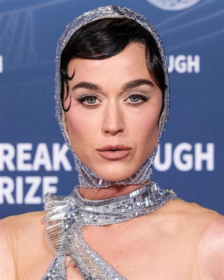 What does Katy Perry do in a day?