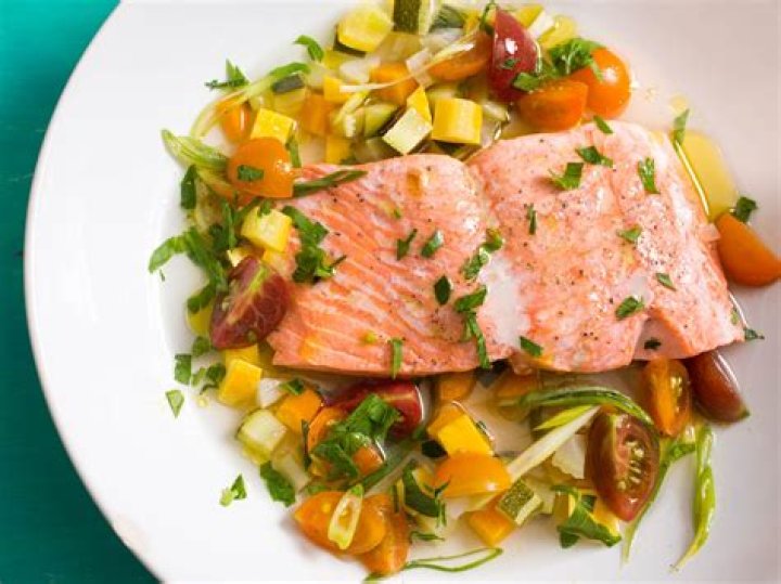 What flavors go well with salmon?