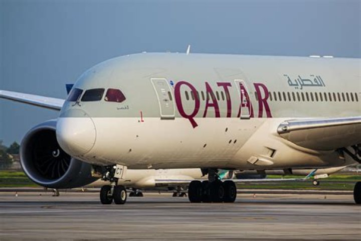 Who is the manager of Qatar Airways?