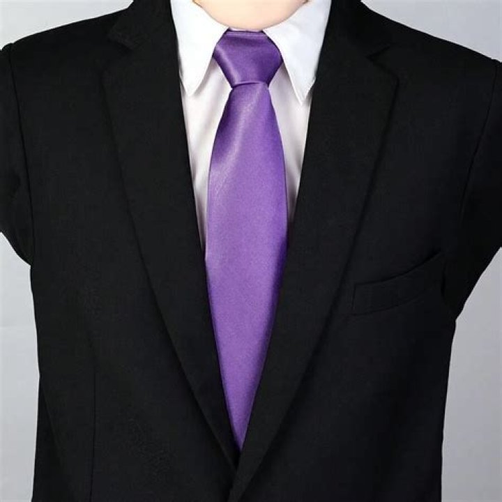 Wide necktie