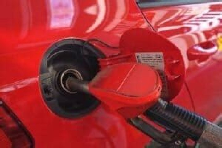 Will seafoam help old gas?